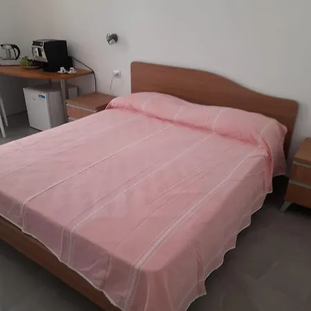 לינה וארוחת בוקר Cristta אלגהרו
